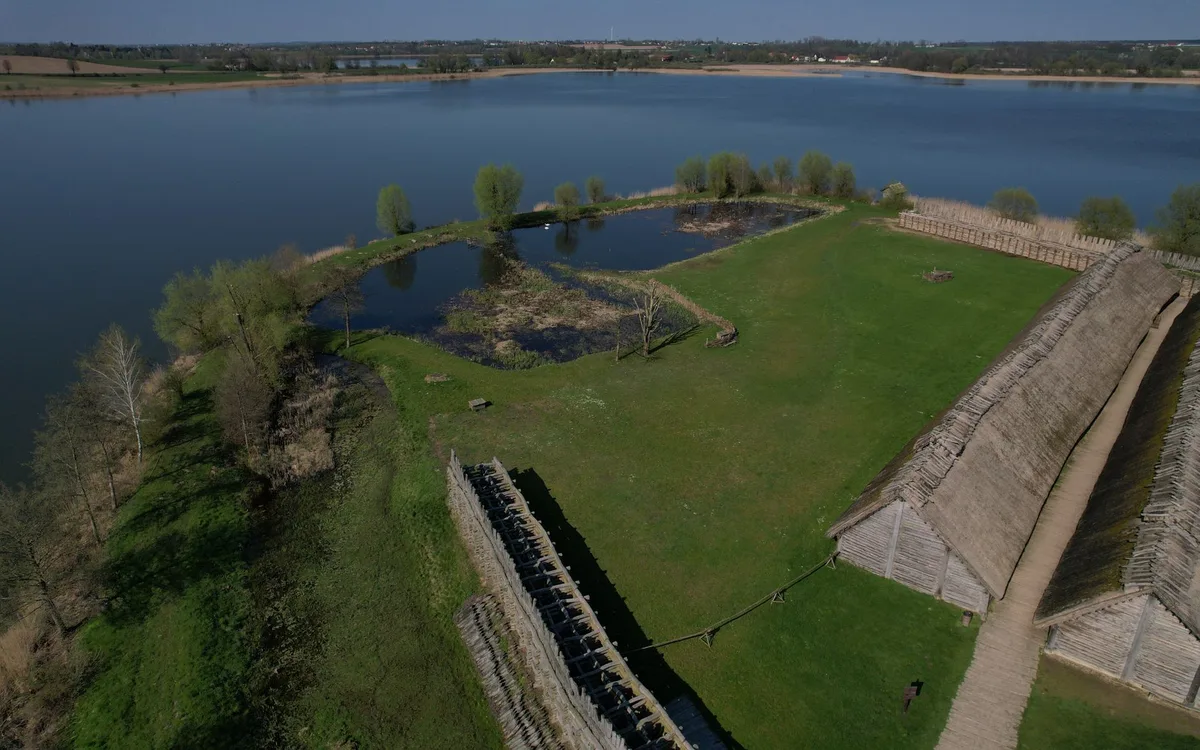 Czy warto łączyć skansen i zamek jednego dnia?
