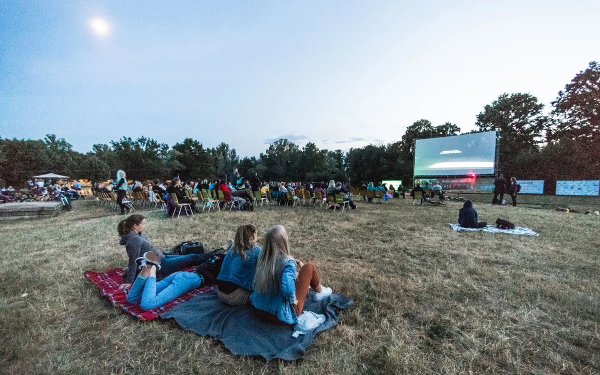 Kultura, kino i rodzinne miejsca pod dachem