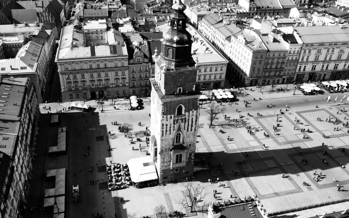 Co zobaczyć na Rynku przed wejściem do Piwnic?